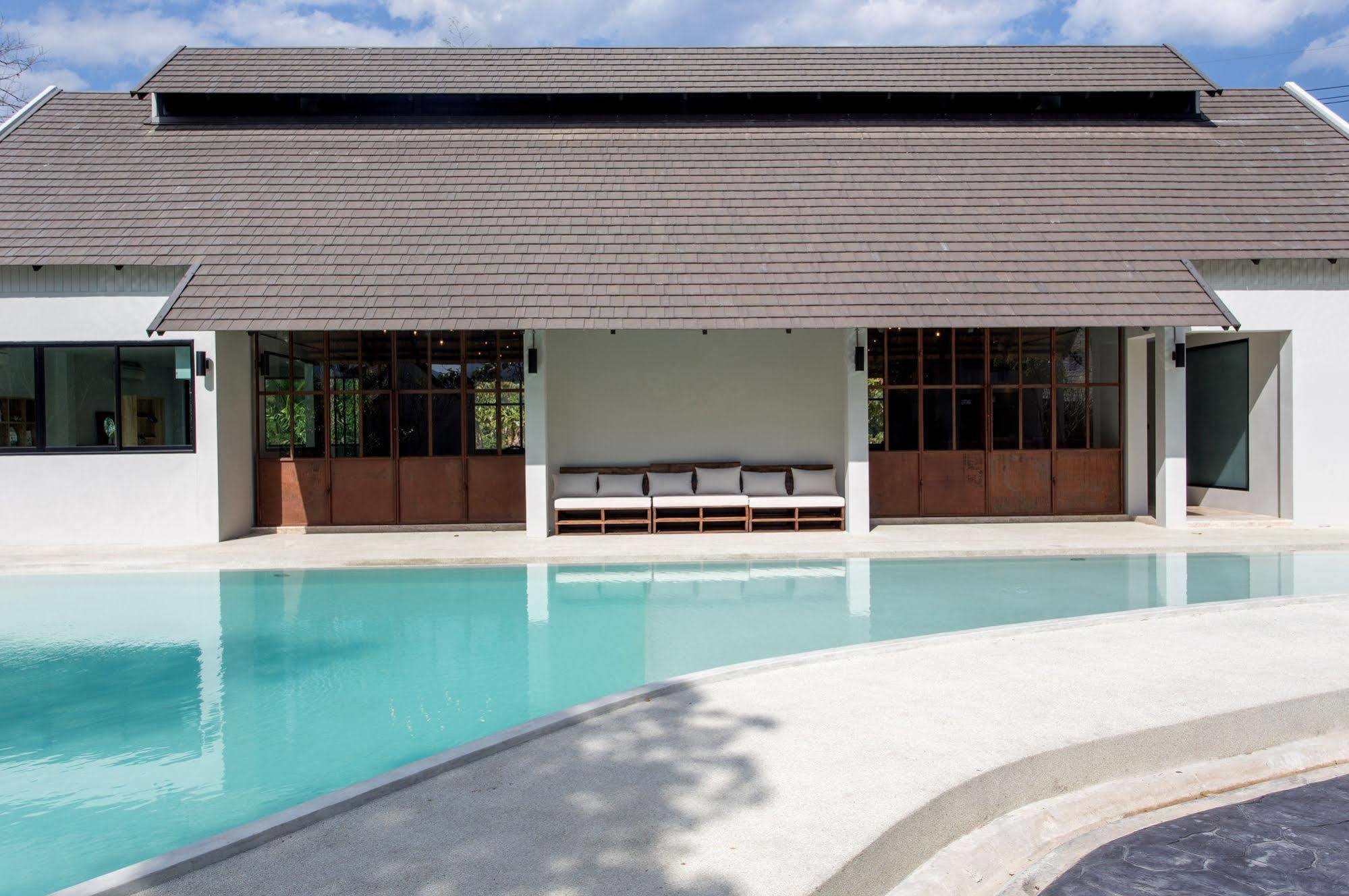 Pawtel Hotel Mae Rim Bagian luar foto